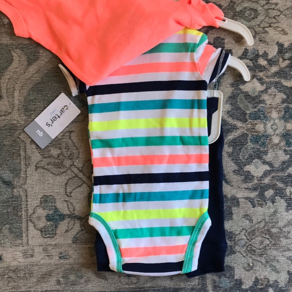 Carter’s Newborn 3 piece set (gender neutral) - Picture 2 of 6